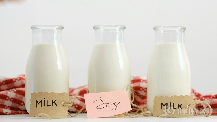 牛奶vs豆漿，誰更勝一籌？看完終於不再糾結了