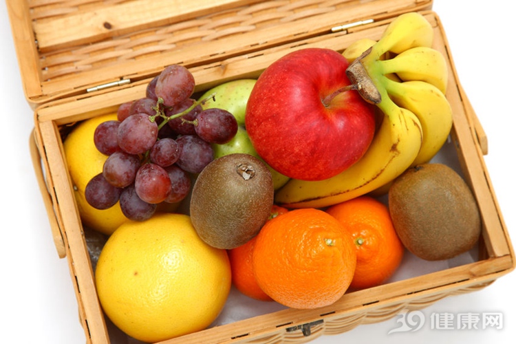 中醫師：得了高血壓，冬天“鎖定”2種水果！會吃的人不多